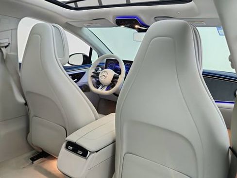 Used 2023 Mercedes-Benz EQE AMG 4MATIC Sedan image 26