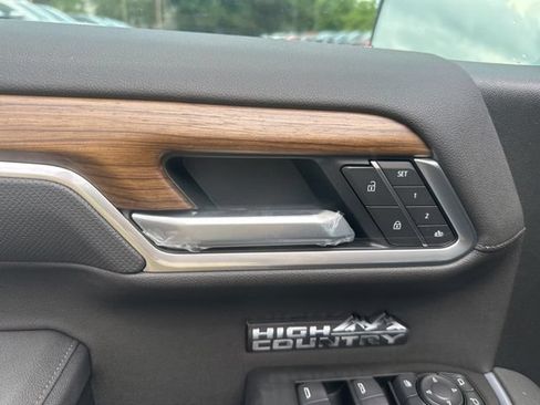 New 2026 Chevrolet Silverado 1500 High Country w/ Technology Package AWD/4WD image 12