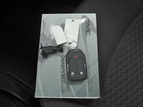 Used 2020 GMC Terrain SLE FWD image 31