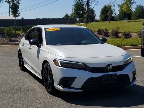 Used 2024 Honda Civic Sport image 3