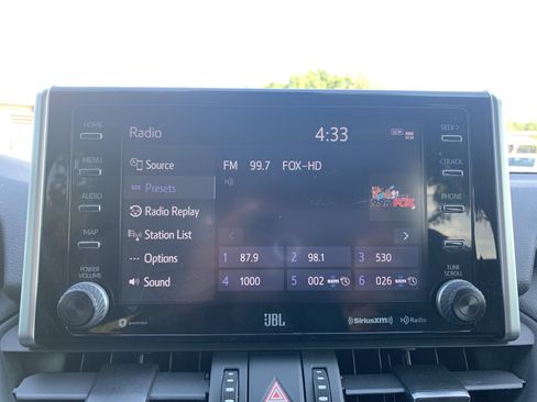 Used 2020 Toyota RAV4 Limited image 23