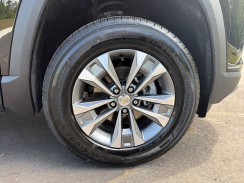 Used 2026 Chevrolet Equinox LT FWD image 14