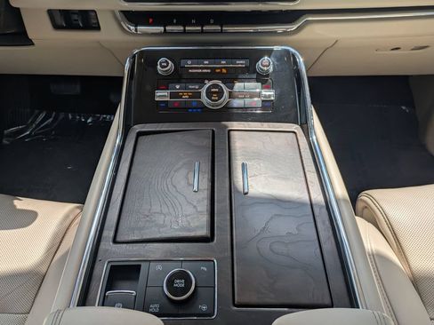 Used 2019 Lincoln Navigator L Reserve AWD/4WD image 20