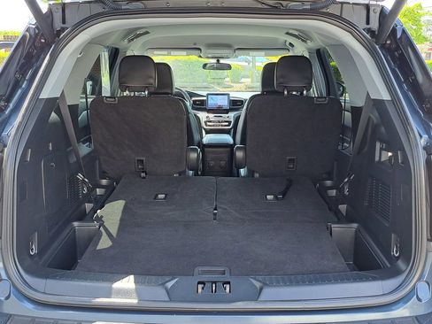 Used 2023 Ford Explorer XLT w/ Equipment Group 202A image 14