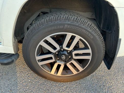 Used 2021 Toyota 4Runner Limited AWD/4WD image 9