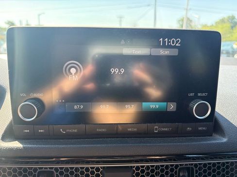 Used 2025 Honda Civic Sport image 4