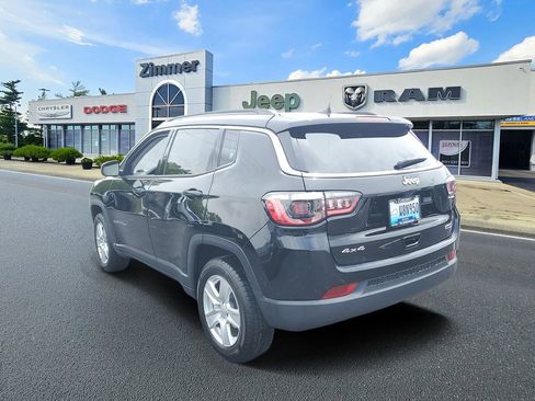 Certified 2022 Jeep Compass Latitude AWD/4WD image 3