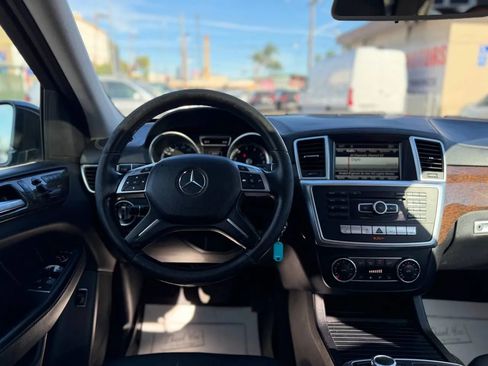 Used 2015 Mercedes-Benz GL 450 4MATIC image 37