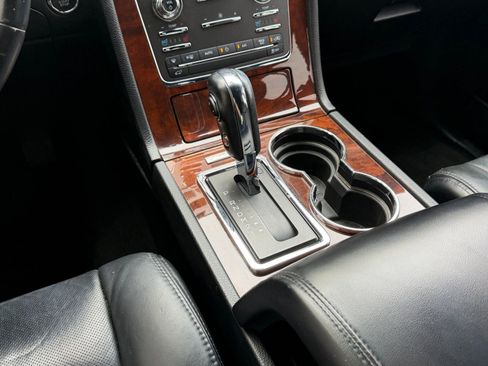 Used 2016 Lincoln Navigator Select RWD image 17