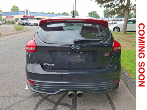 Used 2018 Ford Focus ST w/ Equipment Group 401A FWD image 8
