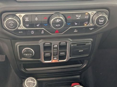 Certified 2022 Jeep Wrangler Unlimited Sahara w/ Cold Weather Group AWD/4WD image 21