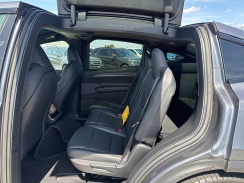 Used 2022 Tesla Model X image 6
