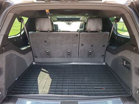 Used 2021 Cadillac Escalade ESV Premium Luxury w/ Driver Assist Tech Package AWD/4WD image 33