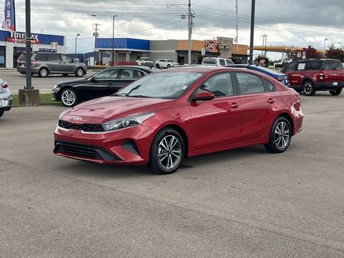 Used 2024 Kia Forte LXS FWD image 8