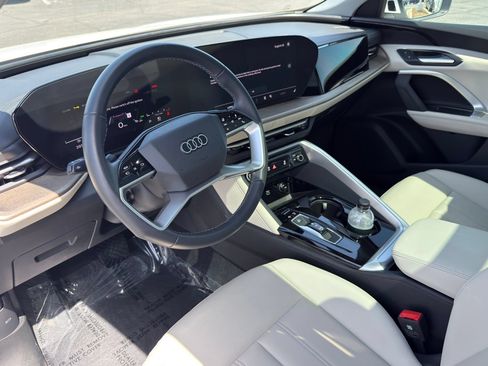 Used 2025 Audi Q5 Premium w/ Convenience Package AWD/4WD image 12