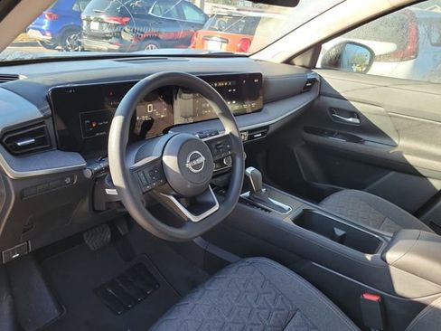 Used 2025 Nissan Kicks SV w/ Charging Package FWD image 12