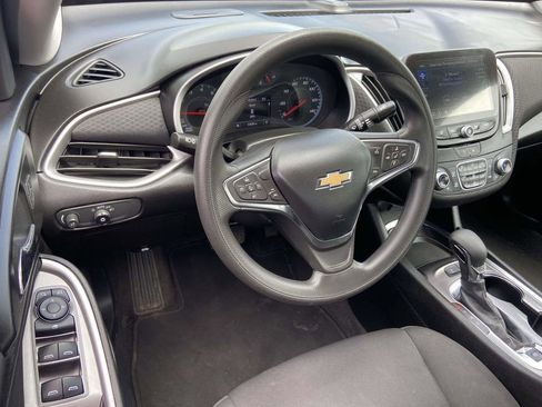 Used 2025 Chevrolet Malibu LT FWD image 13