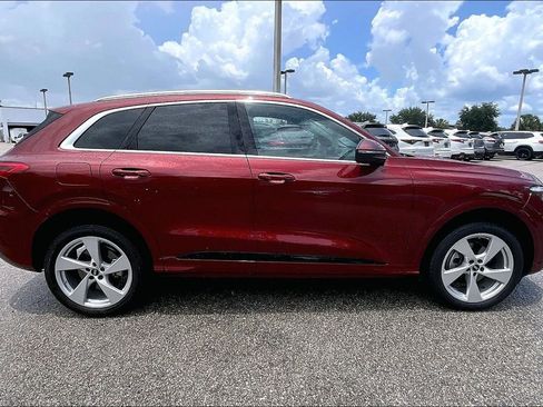 Certified 2025 Audi Q5 Premium Plus w/ Premium Plus AWD/4WD image 4