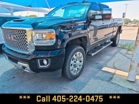 Used 2017 GMC Sierra 2500 Denali w/ Duramax Plus Package AWD/4WD image 2