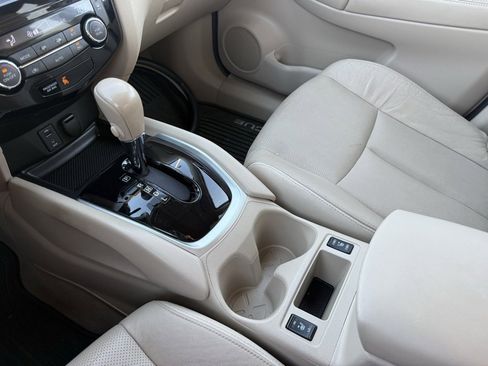 Used 2014 Nissan Rogue SL w/ SL Premium Package image 20