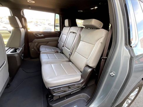 Used 2024 Chevrolet Suburban LT image 24