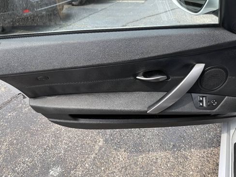 Used 2006 BMW Z4 3.0i RWD image 13
