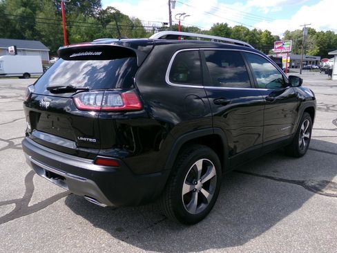 Used 2019 Jeep Cherokee Limited w/ Luxury Group AWD/4WD image 6