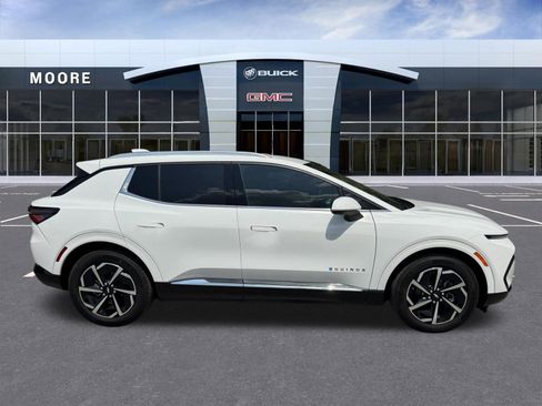 Used 2024 Chevrolet Equinox EV LT FWD image 2