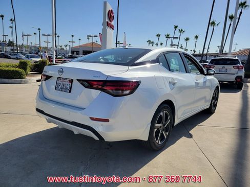 Used 2024 Nissan Sentra SV FWD image 4