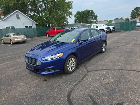 Used 2016 Ford Fusion S FWD image 2