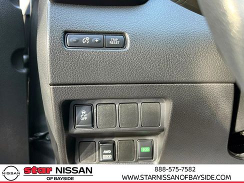 Used 2017 Nissan Rogue Sport SV image 19