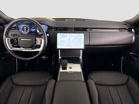 Used 2025 Land Rover Range Rover SE AWD/4WD image 9