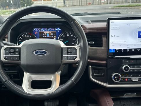 Used 2024 Ford Expedition Max Limited image 16