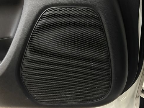 Used 2018 Nissan Pathfinder S image 39