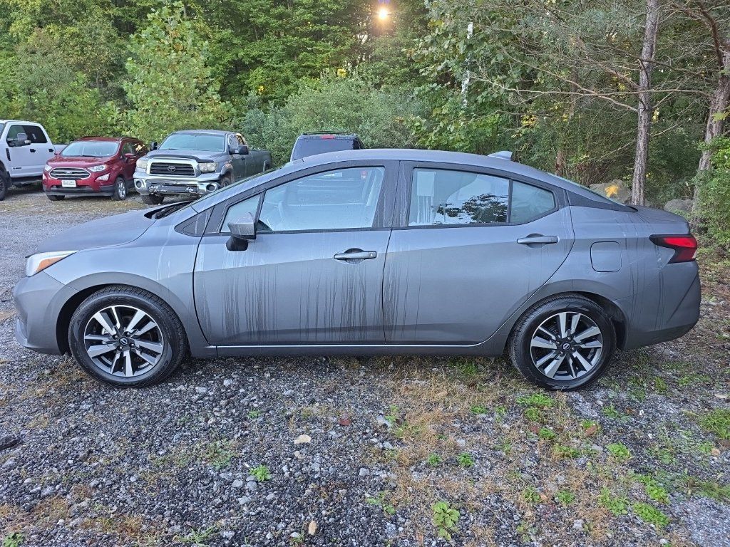 Used 2024 Nissan Versa SV FWD image 4
