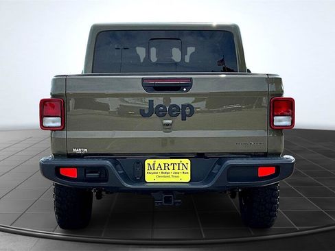 New 2025 Jeep Gladiator Sport image 4