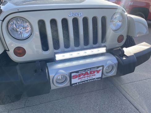 Used 2011 Jeep Wrangler Unlimited Sahara w/ Connectivity Group image 39