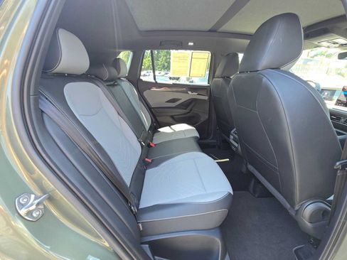 Used 2025 Volkswagen Tiguan SE R-Line AWD/4WD image 12