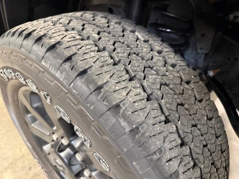 Certified 2024 RAM 2500 Big Horn w/ Night Edition AWD/4WD image 5