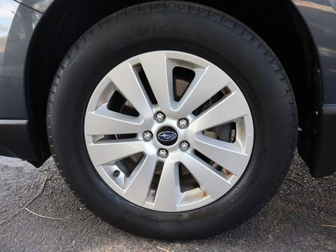 Used 2017 Subaru Outback 2.5i Premium image 42