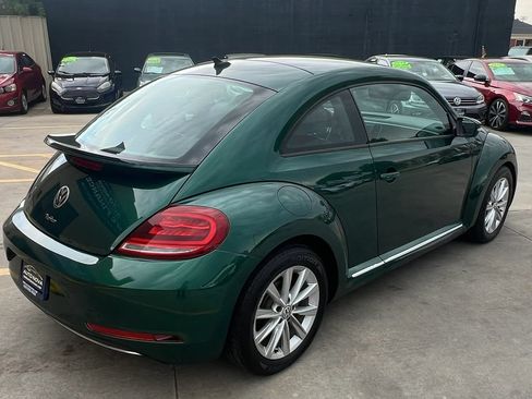 Used 2017 Volkswagen Beetle 1.8T SE FWD image 11