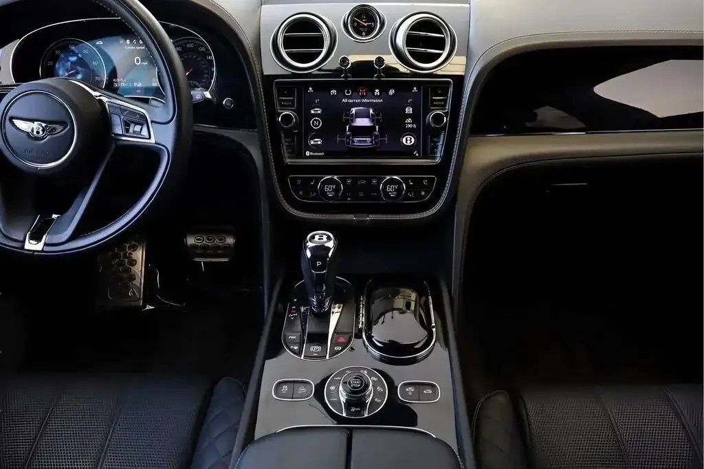 Used 2017 Bentley Bentayga AWD/4WD image 21
