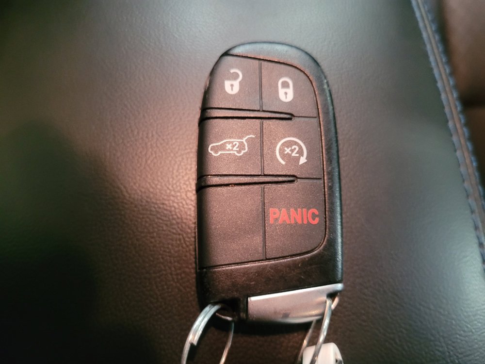 Used 2019 Jeep Grand Cherokee Laredo AWD/4WD image 32