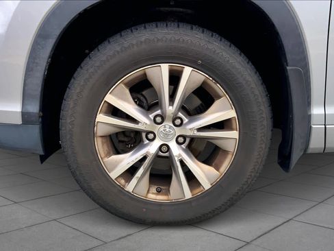 Used 2015 Toyota Highlander XLE image 11