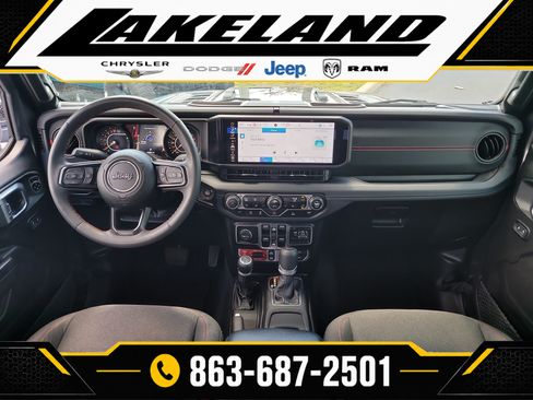 Used 2024 Jeep Gladiator Rubicon w/ Technology Group AWD/4WD image 15