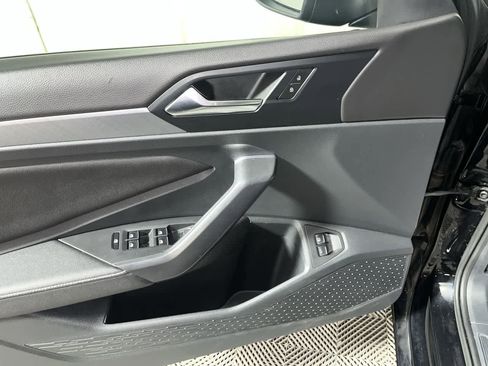 Used 2024 Volkswagen Jetta SE image 13