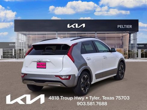 Used 2023 Kia Niro Wave FWD image 6