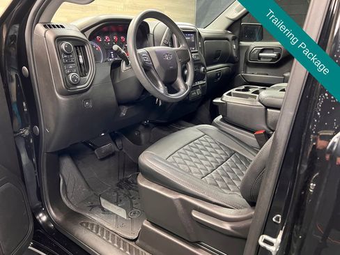 Used 2021 Chevrolet Silverado 1500 Custom Trail Boss AWD/4WD image 3