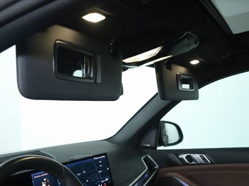 Certified 2024 BMW X5 xDrive40i w/ M Sport Package image 17