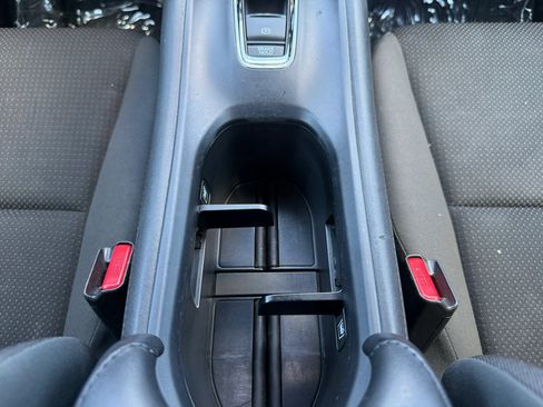 Used 2021 Honda HR-V LX image 24